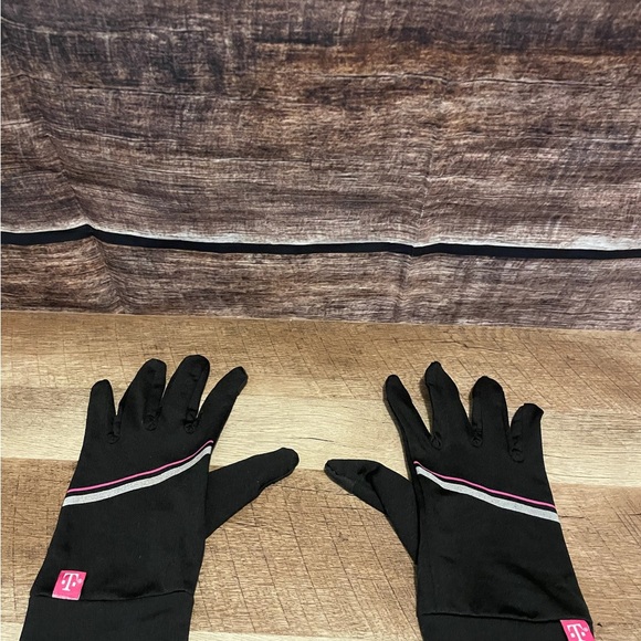 T-Mobile Winter Package - Picture 5 of 8